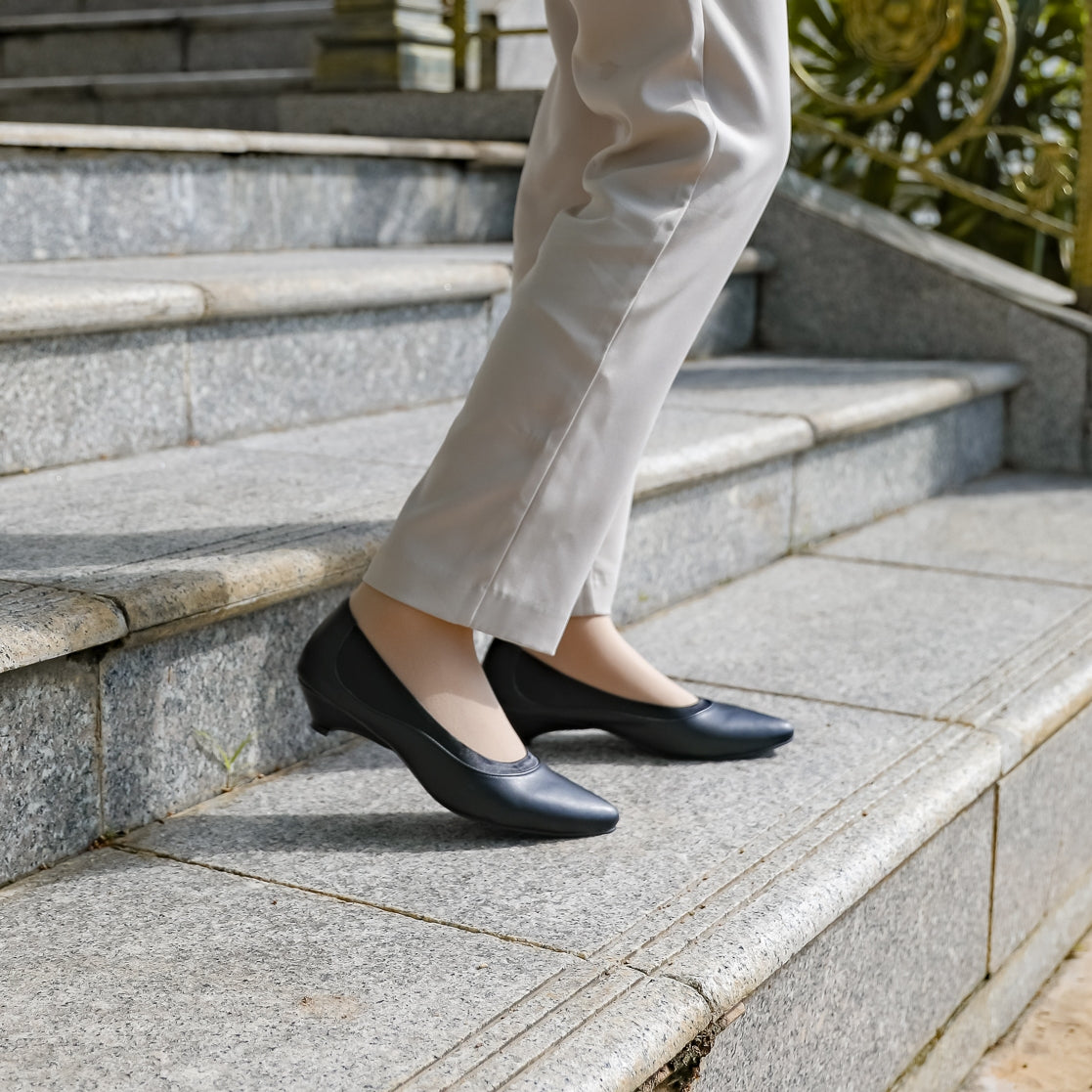 Selina X Pointed Kitten Heel