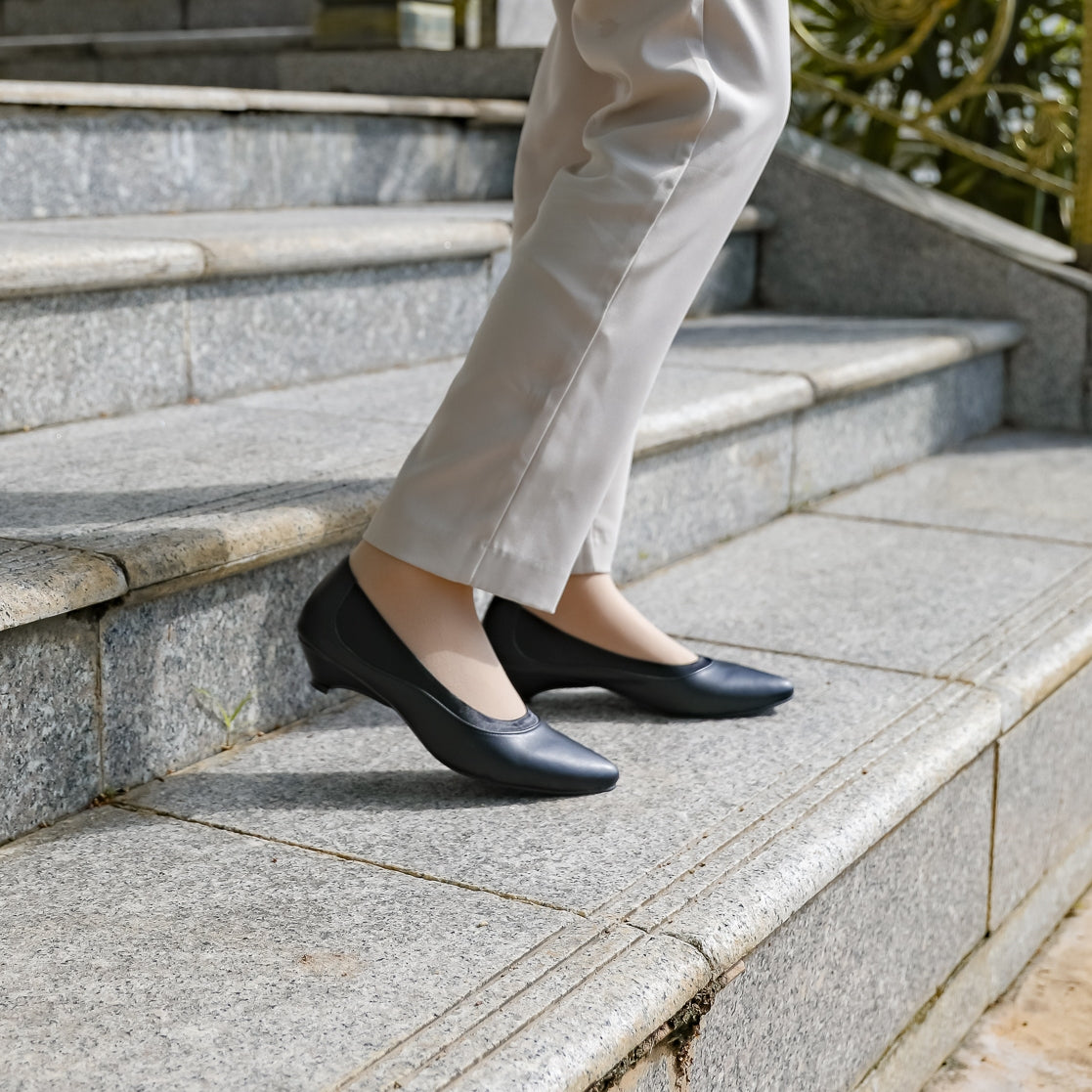 Selina Pointed Kitten Heel