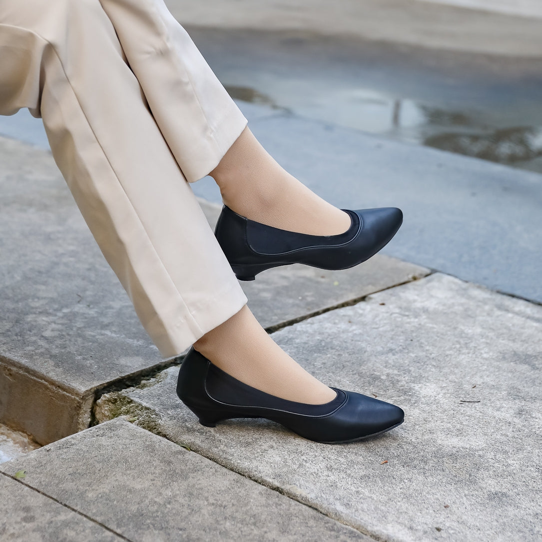 Selina X Pointed Kitten Heel