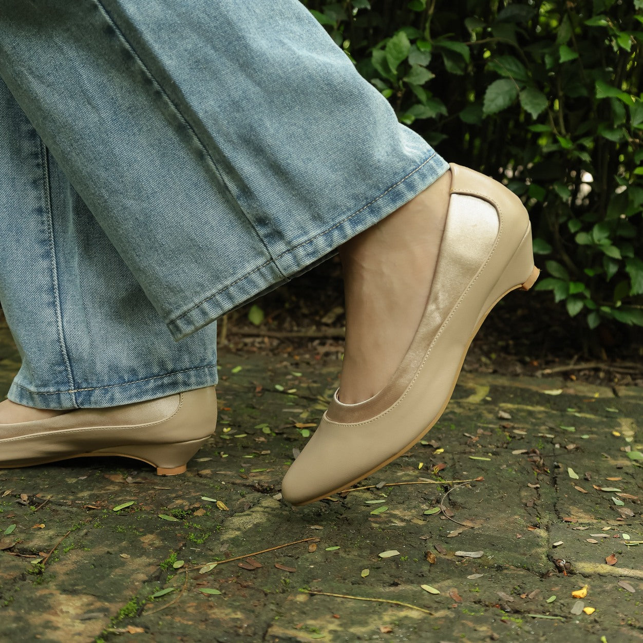 Selina X Pointed Kitten Heel