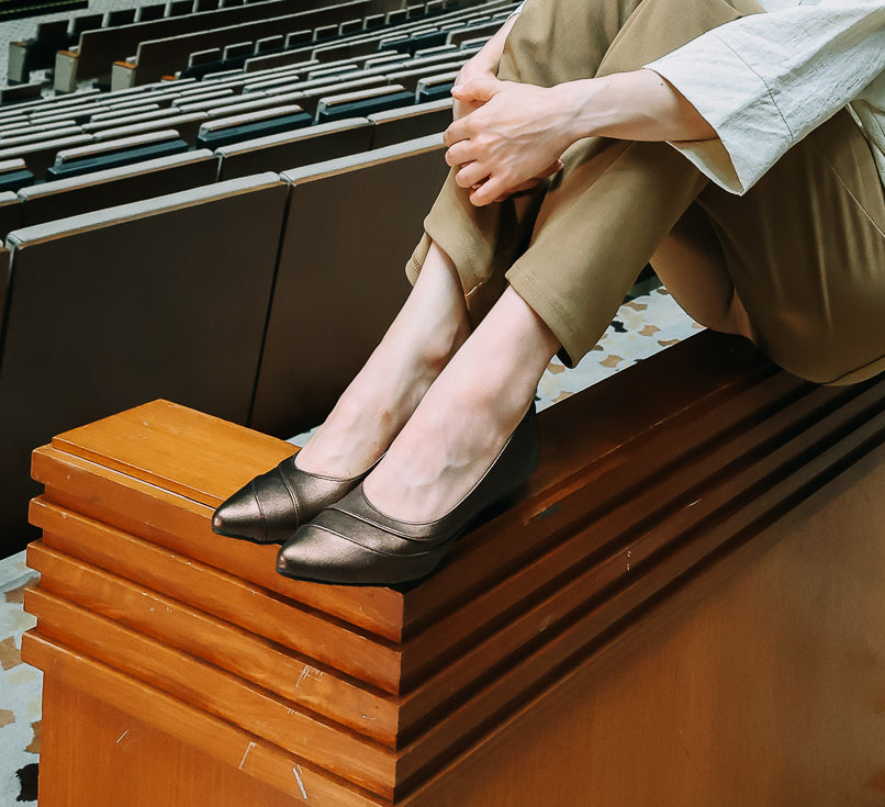 Seroja Pointed Kitten Heel