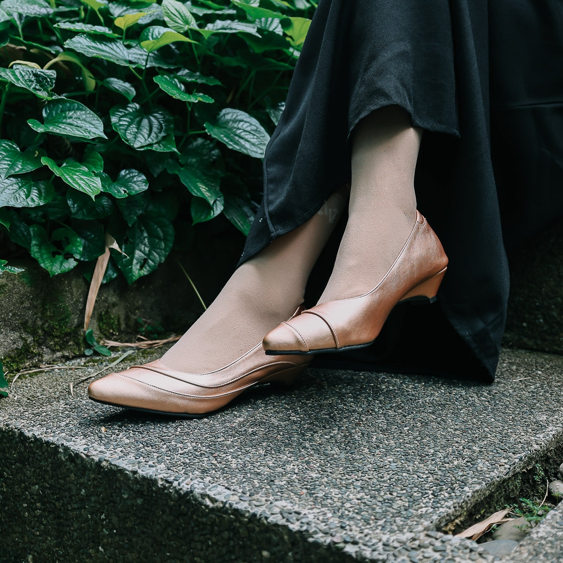 Seroja Pointed Kitten Heel