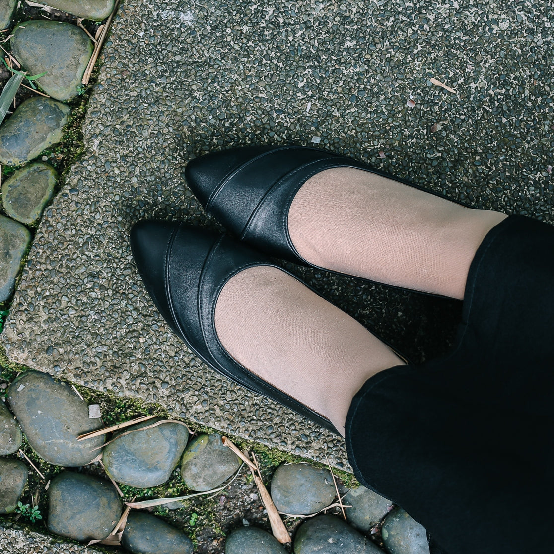 Seroja Pointed Kitten Heel