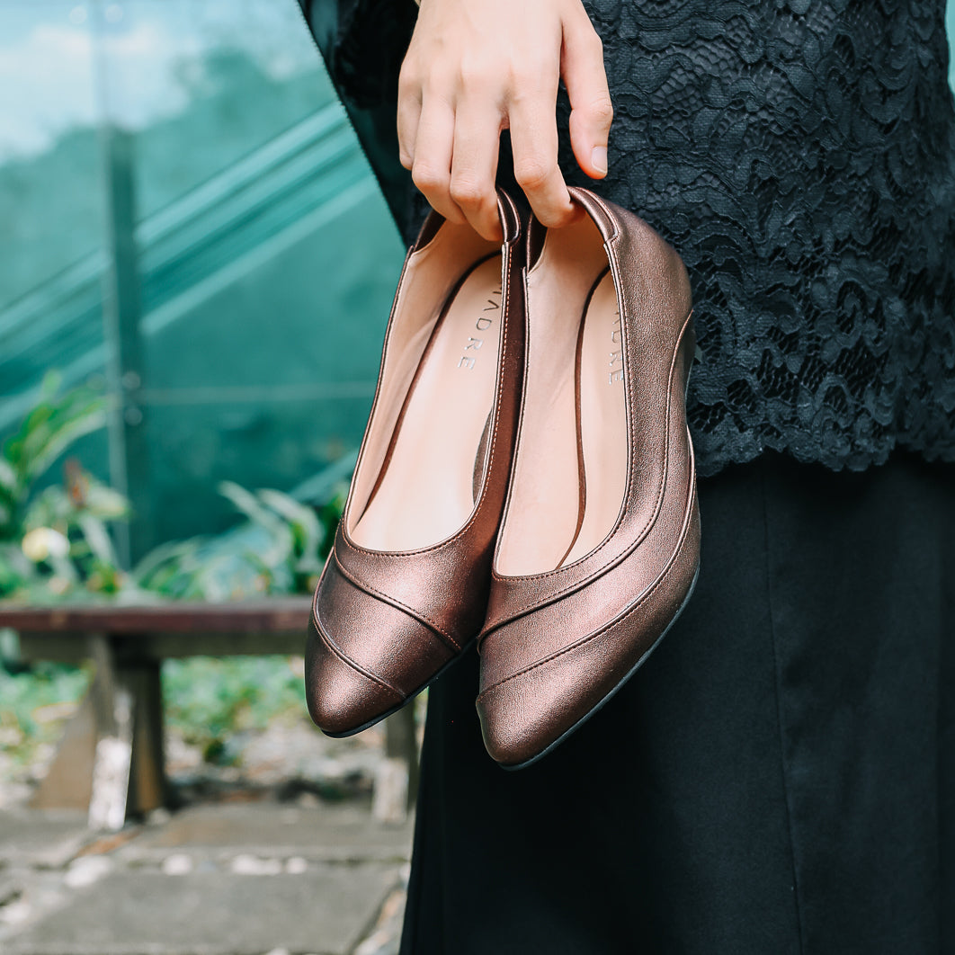 Seroja Pointed Kitten Heel