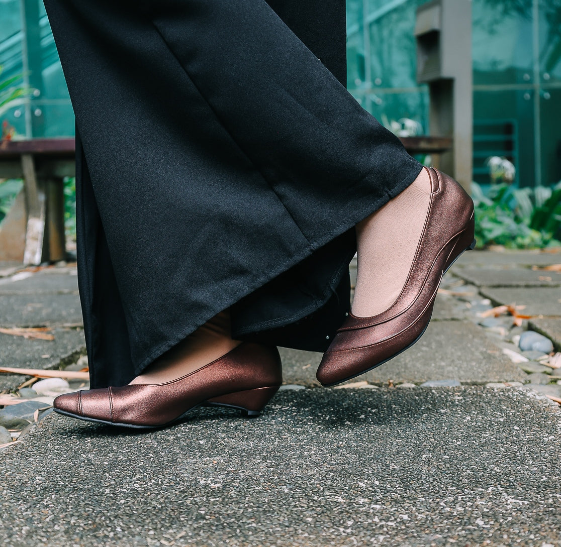 Seroja Pointed Kitten Heel