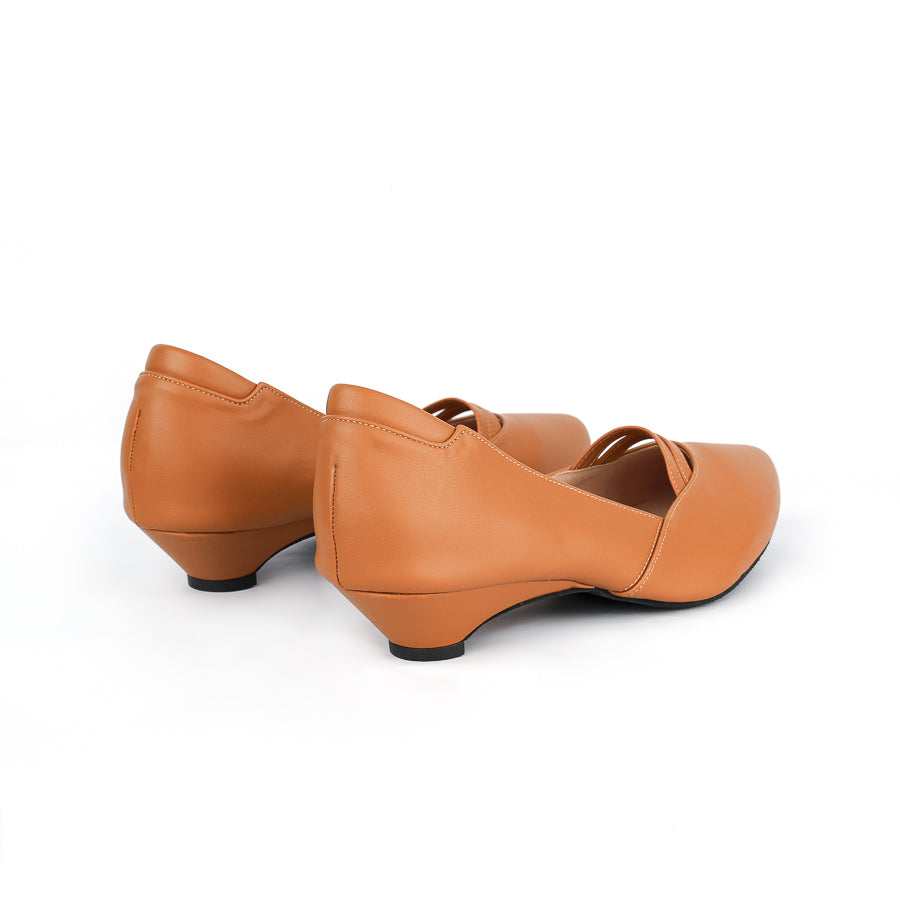 Stiora Pointed Kitten Heel