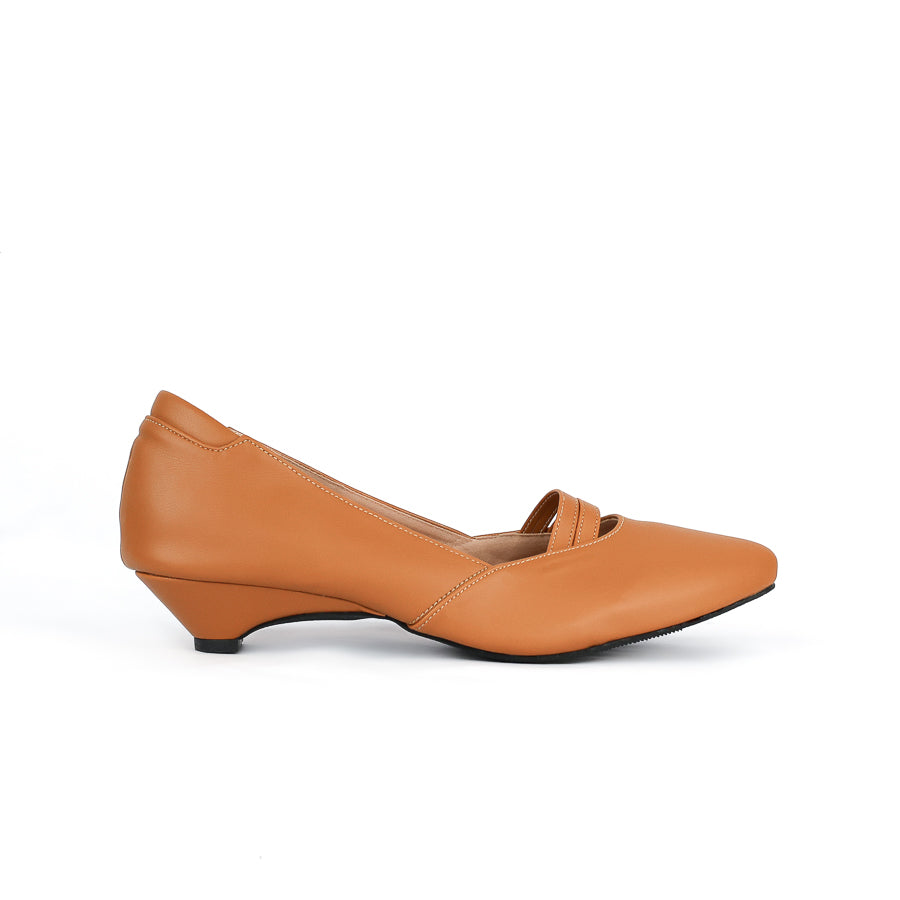 Stiora Pointed Kitten Heel