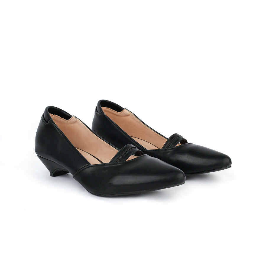 Stiora Pointed Kitten Heel