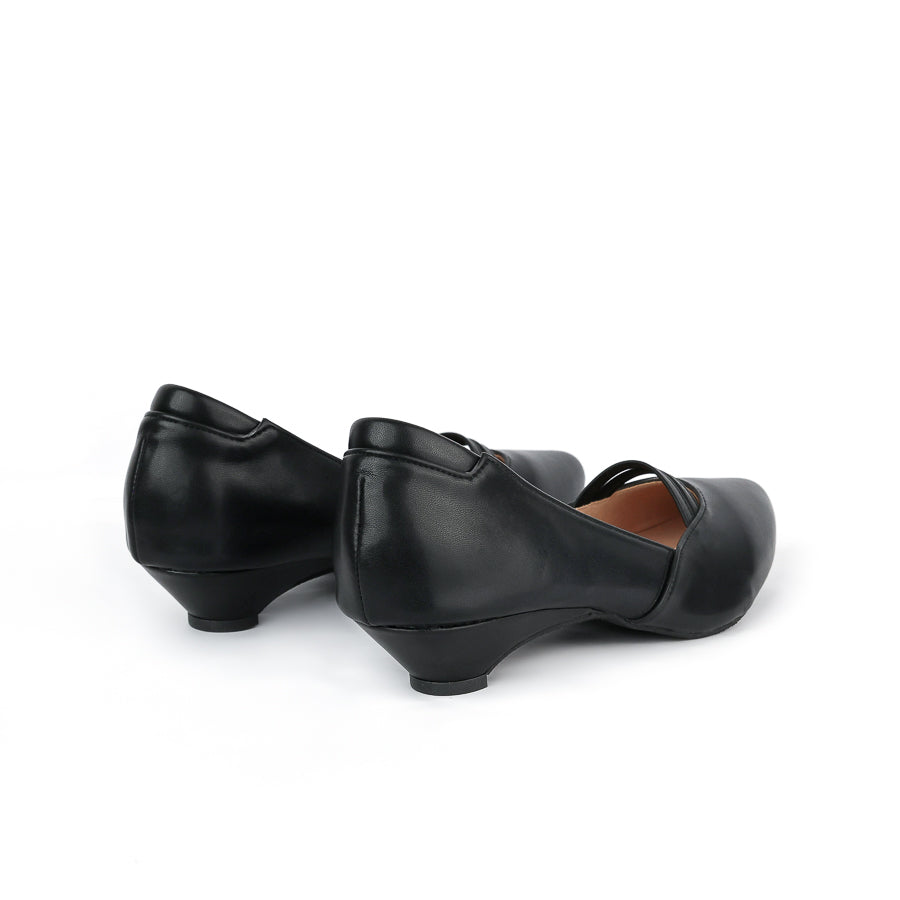 Stiora Pointed Kitten Heel