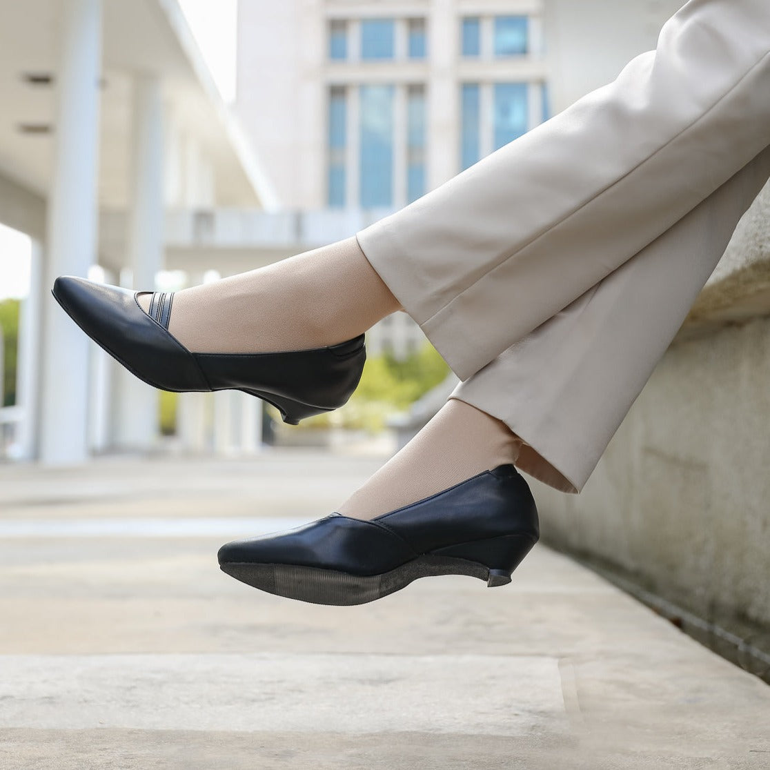 Stiora Pointed Kitten Heel