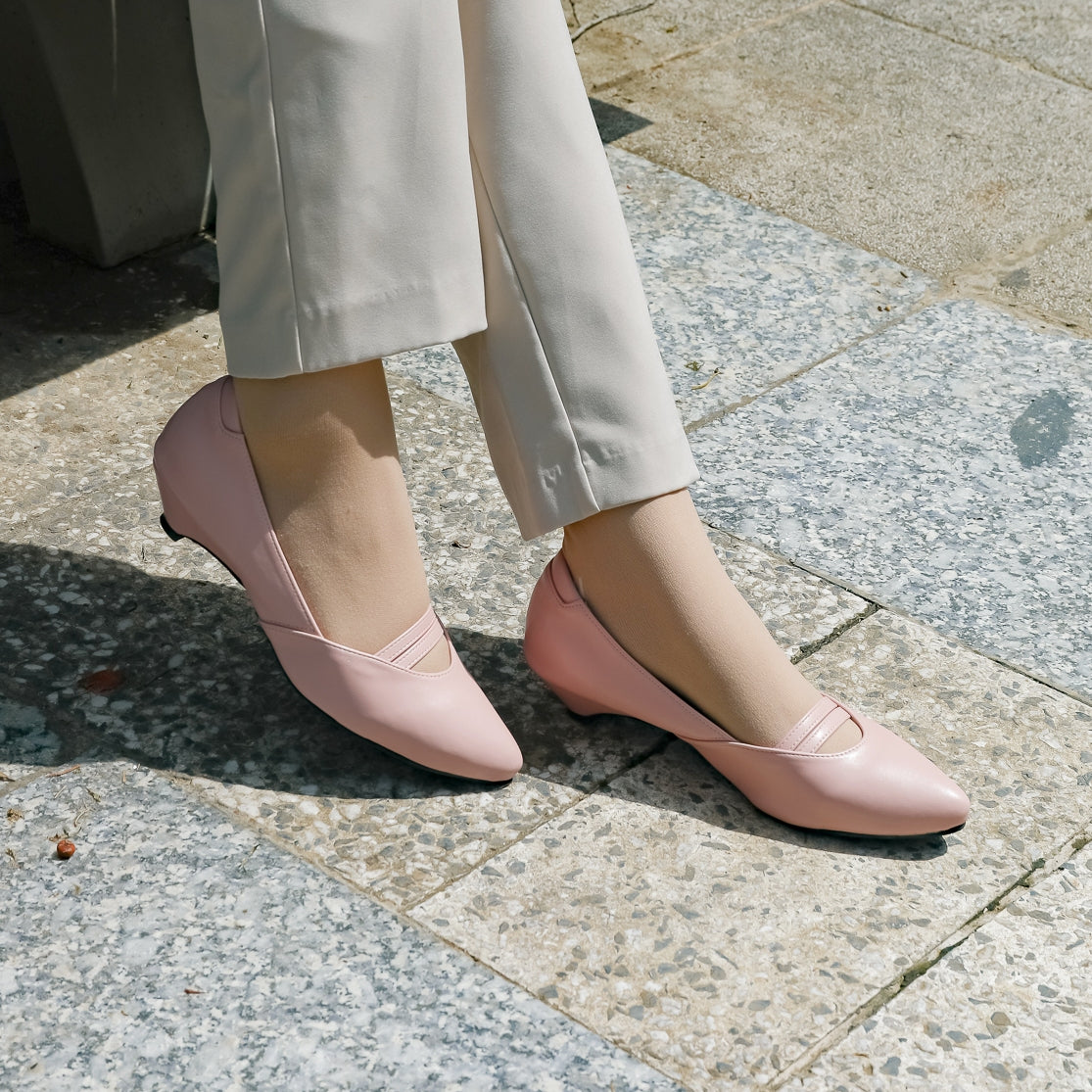 Stiora Pointed Kitten Heel