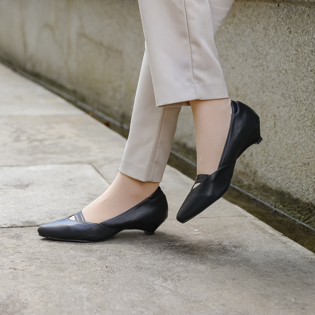 Stiora Pointed Kitten Heel