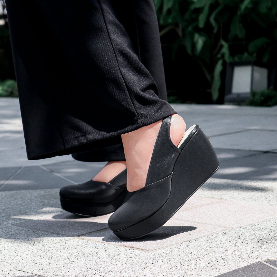 Reana Wedges Madre