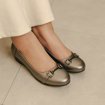 Kalau Kaki Depan Lebar, Elakkan 5 Jenis Kasut Ini