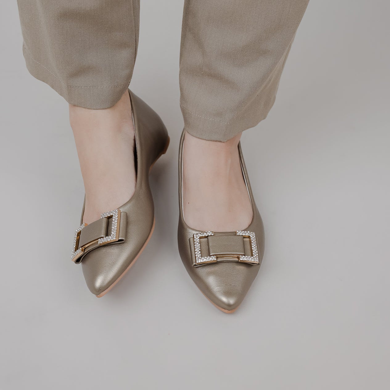 Defect Ayra Diamond Ballerina Flats