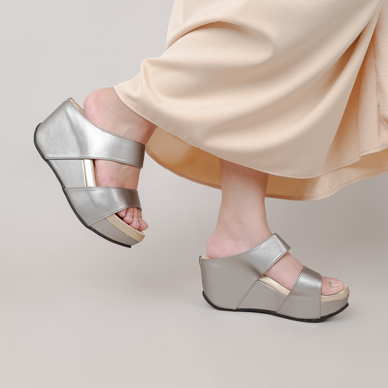 Deena X Platform Sandal