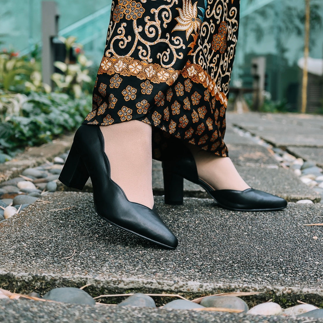 Lily Scallop Block Heel