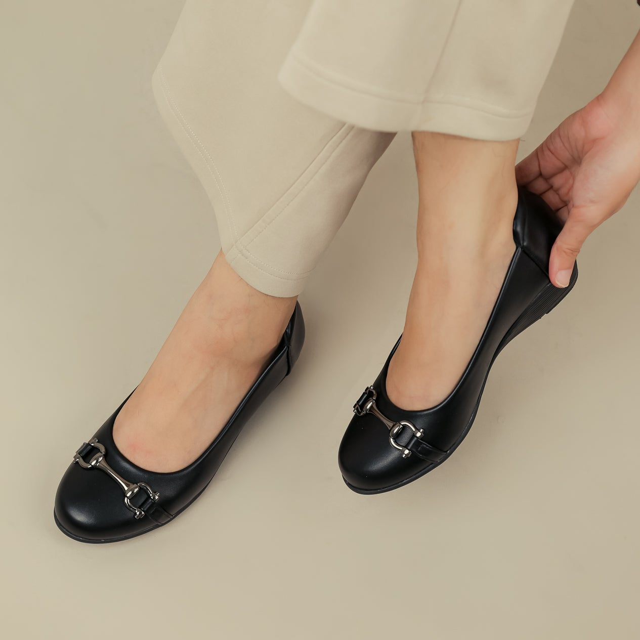 Evelyn Horsebit Flats