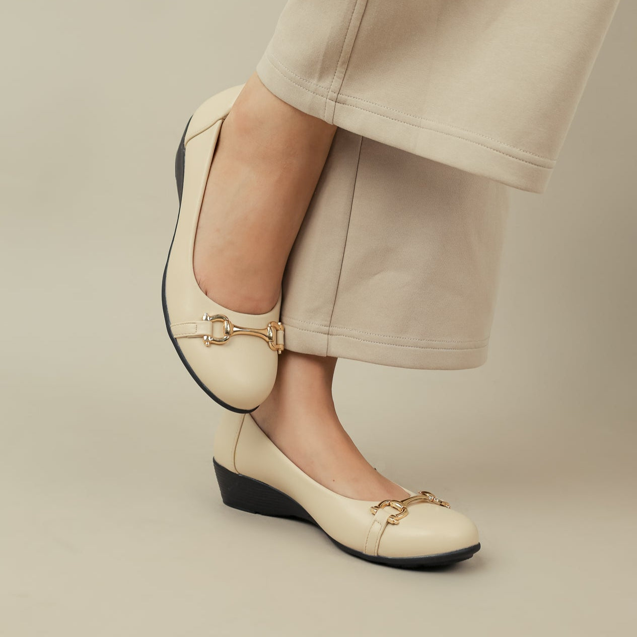 Evelyn Horsebit Flats