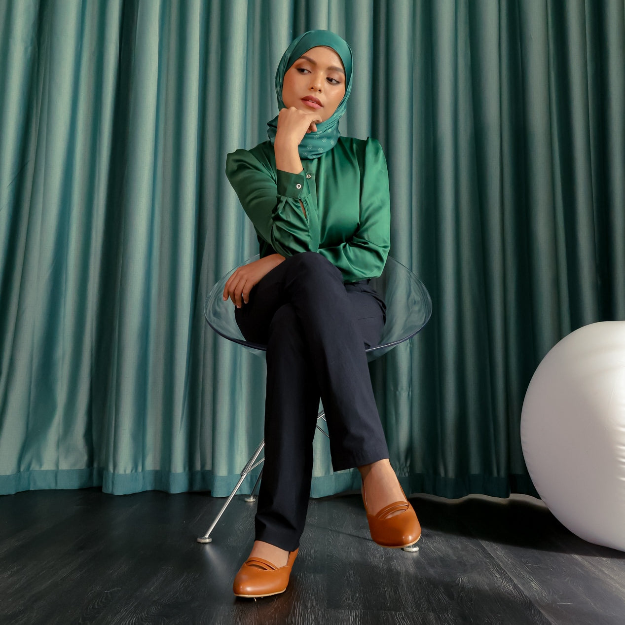 Stiora X Pointed Kitten Heel