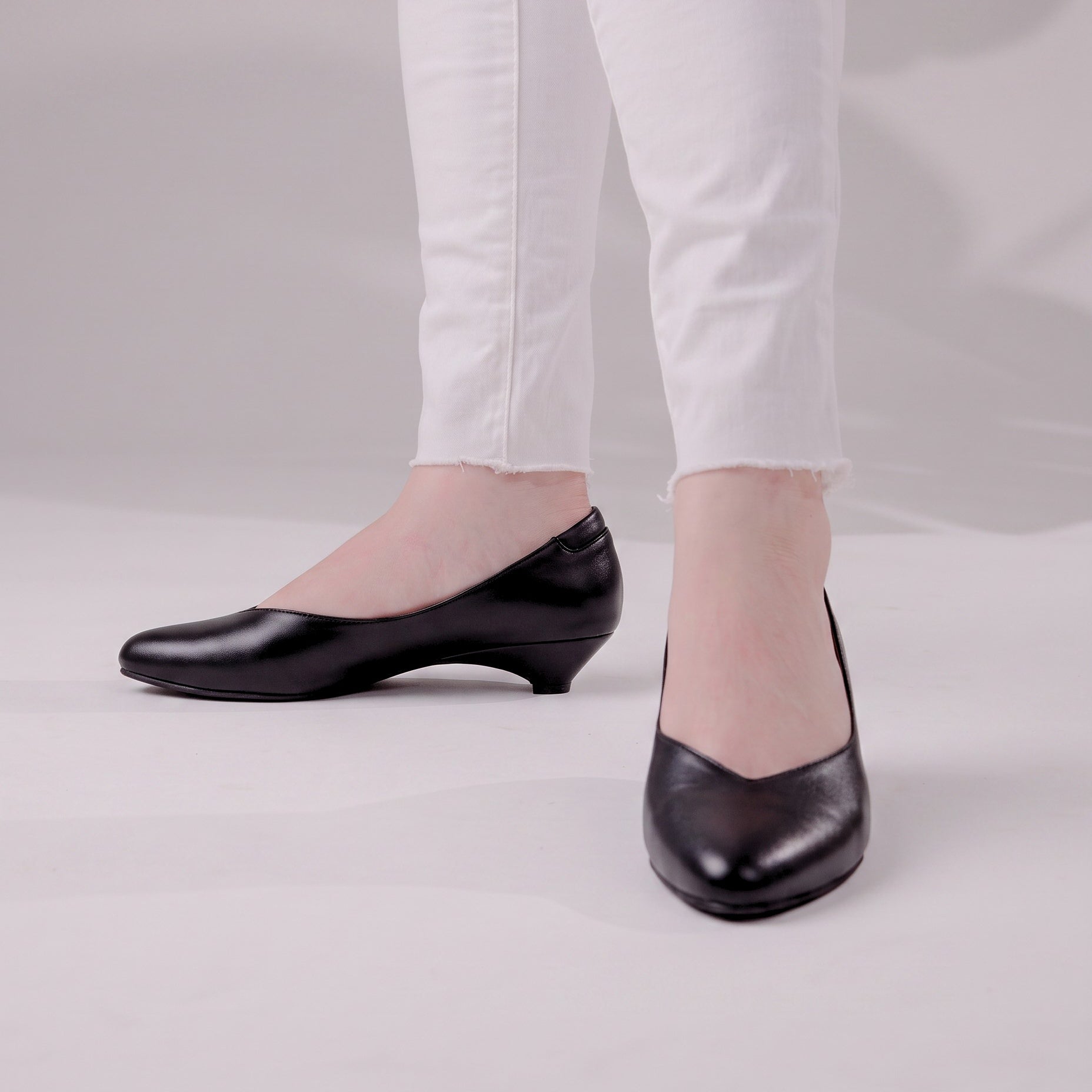 Vienna X Pointed Kitten Heel