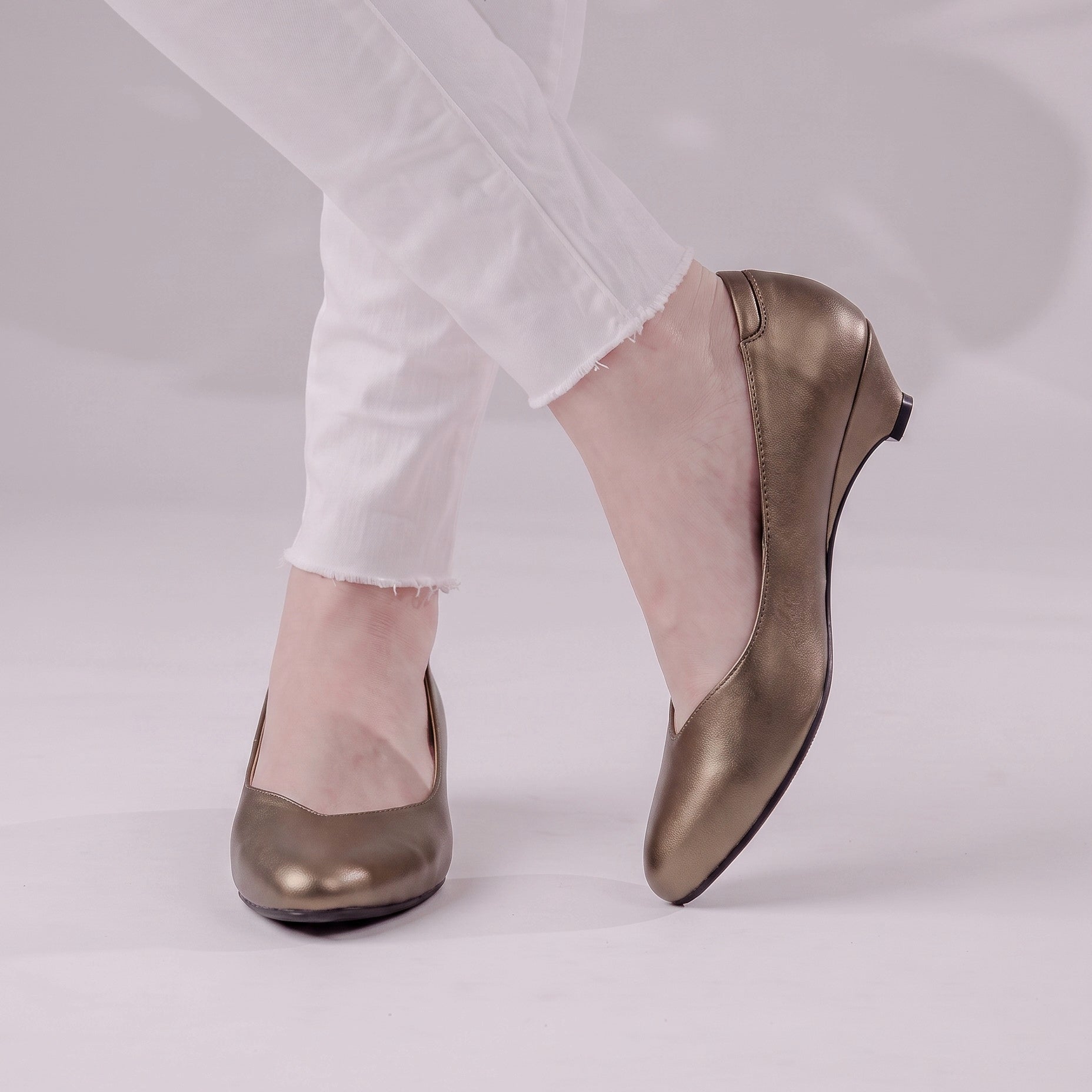 Vienna X Pointed Kitten Heel