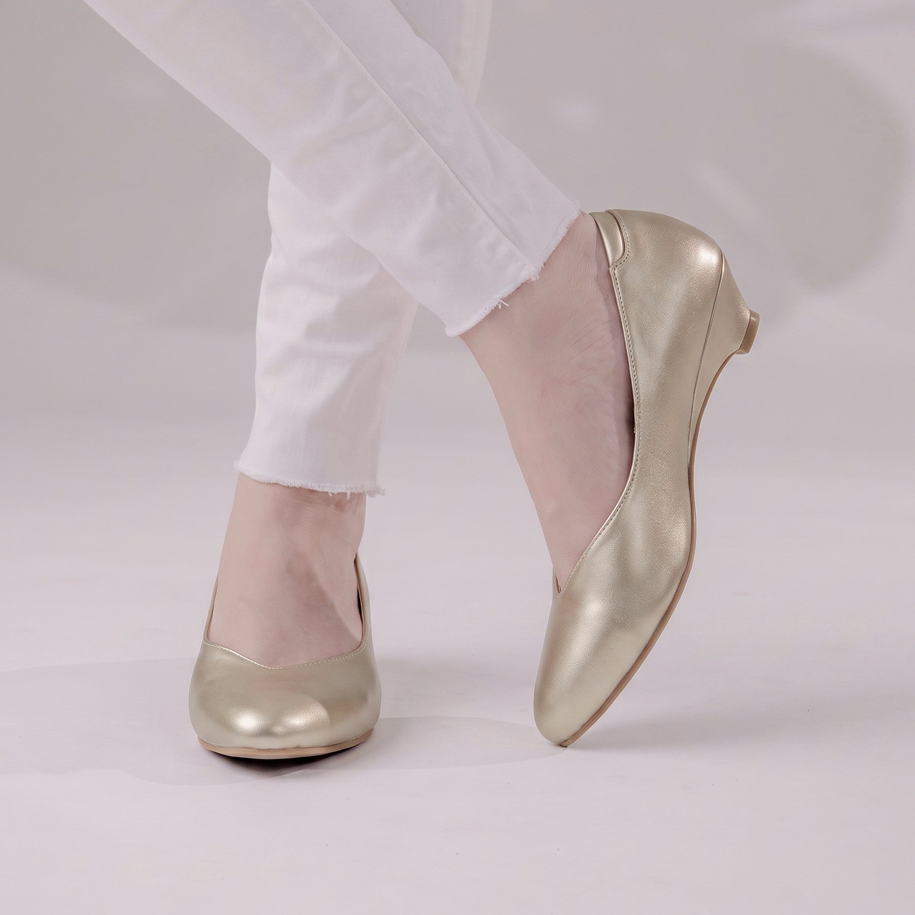Vienna X Pointed Kitten Heel