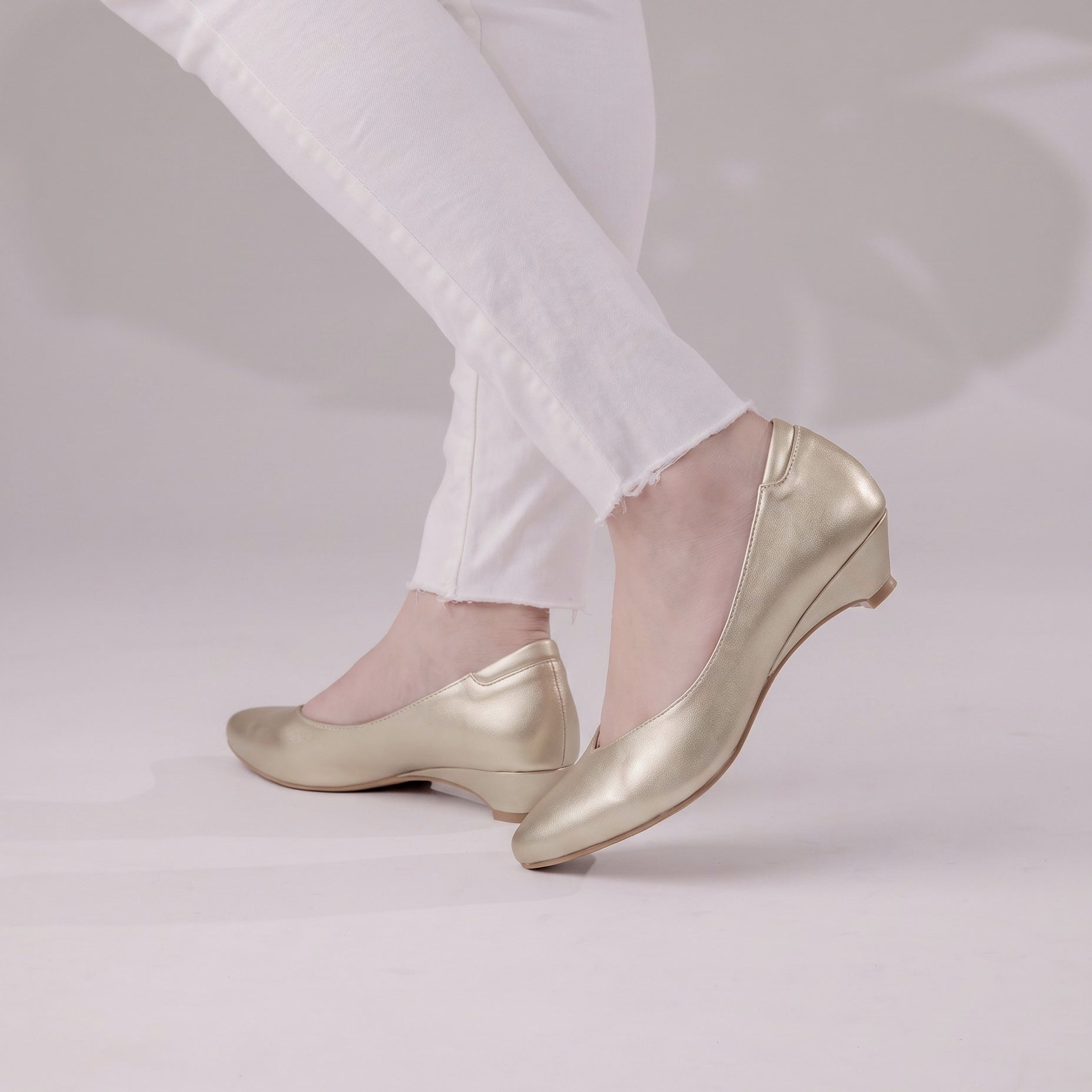 Vienna X Pointed Kitten Heel