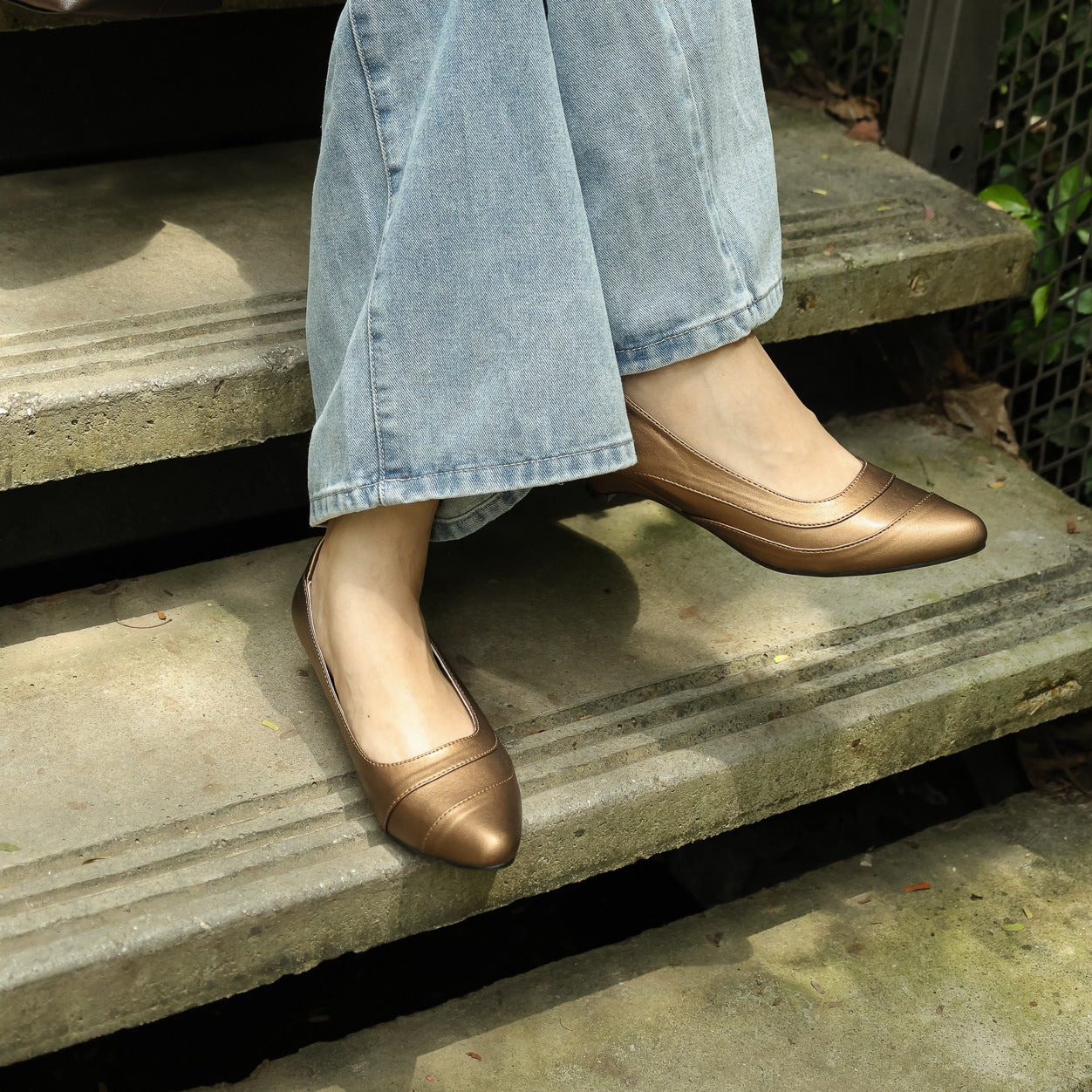 Seroja X Pointed Kitten Heel