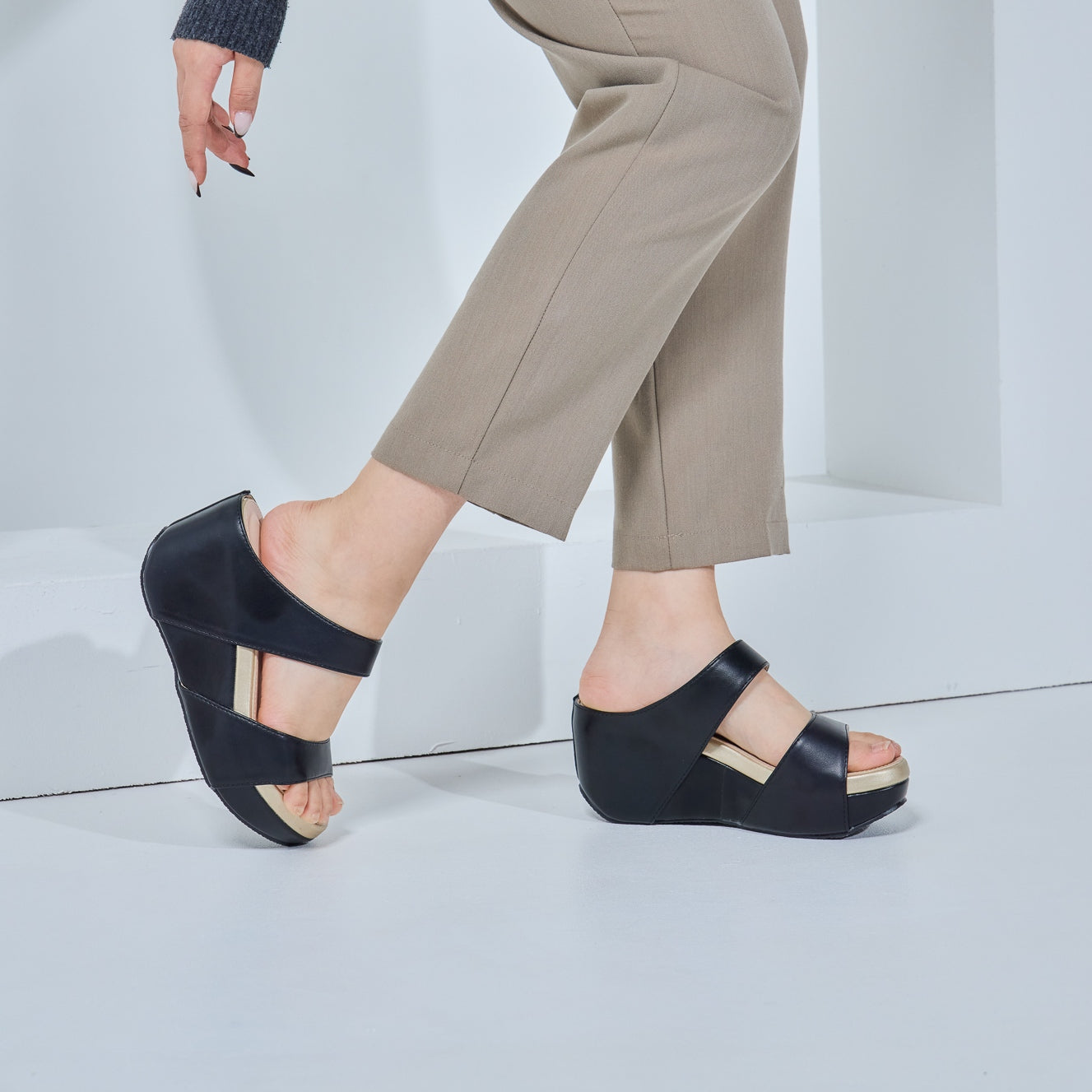 Deena X Platform Sandal