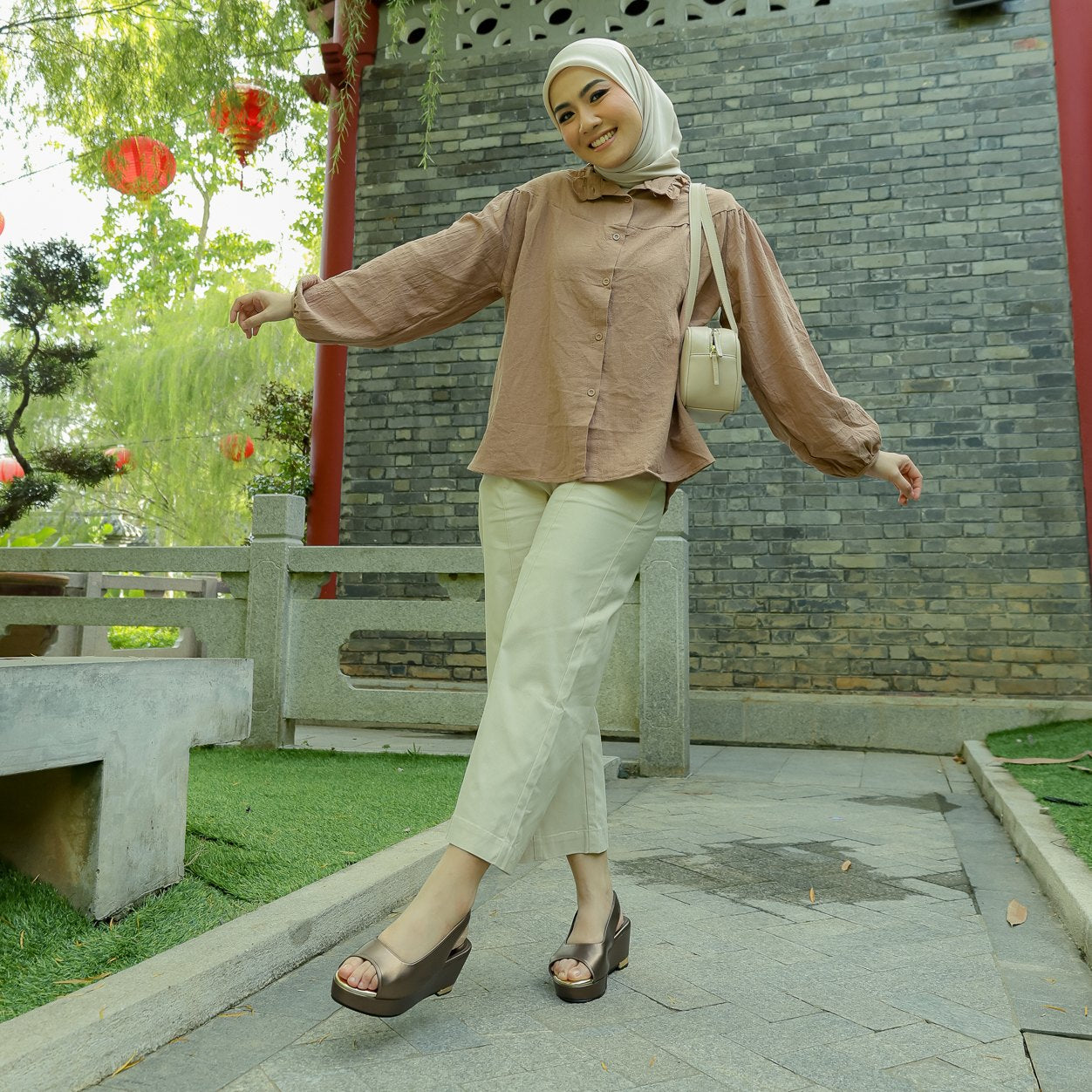 Defect Dhea Slingback Peep Toe Wedge