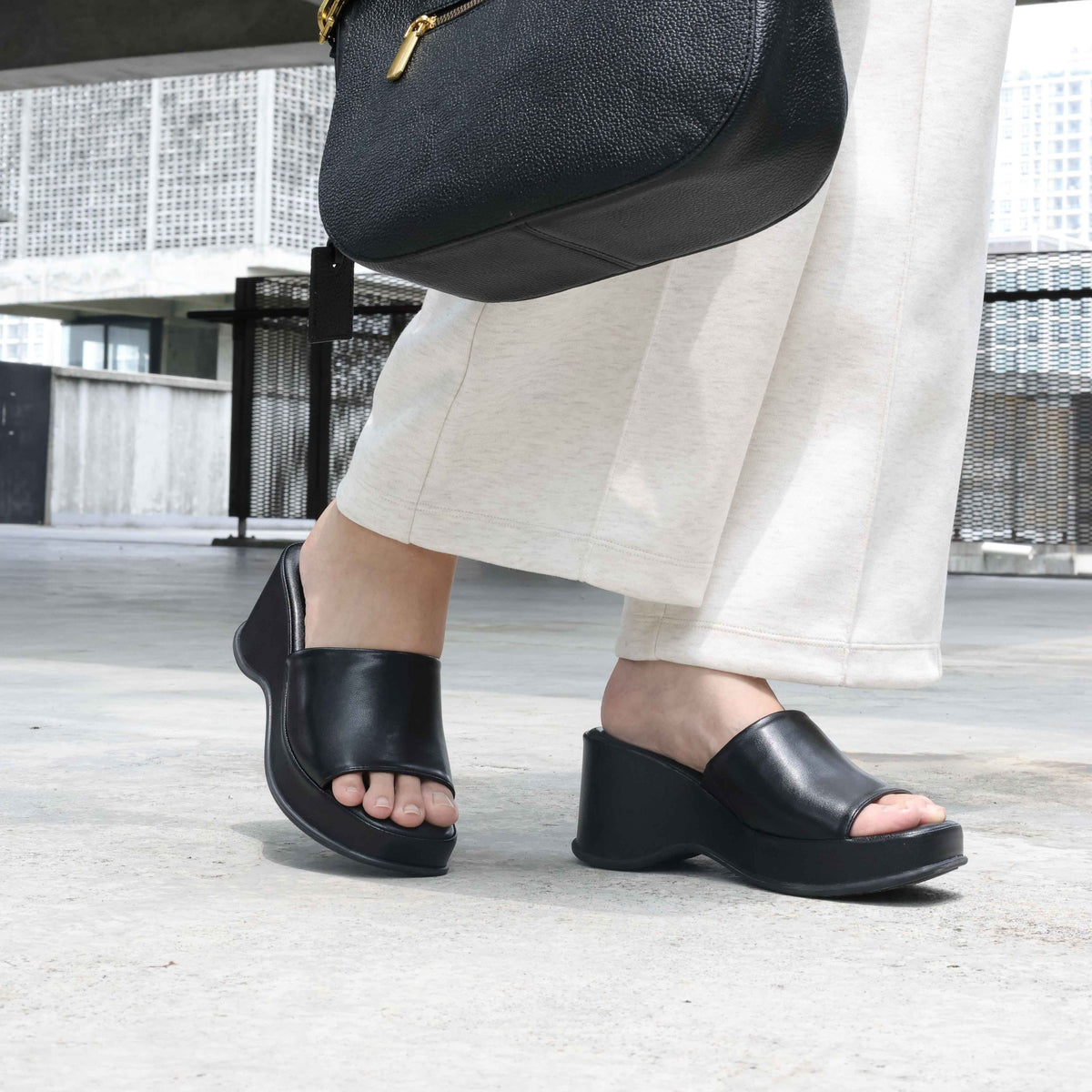 Luna Platform Sandal