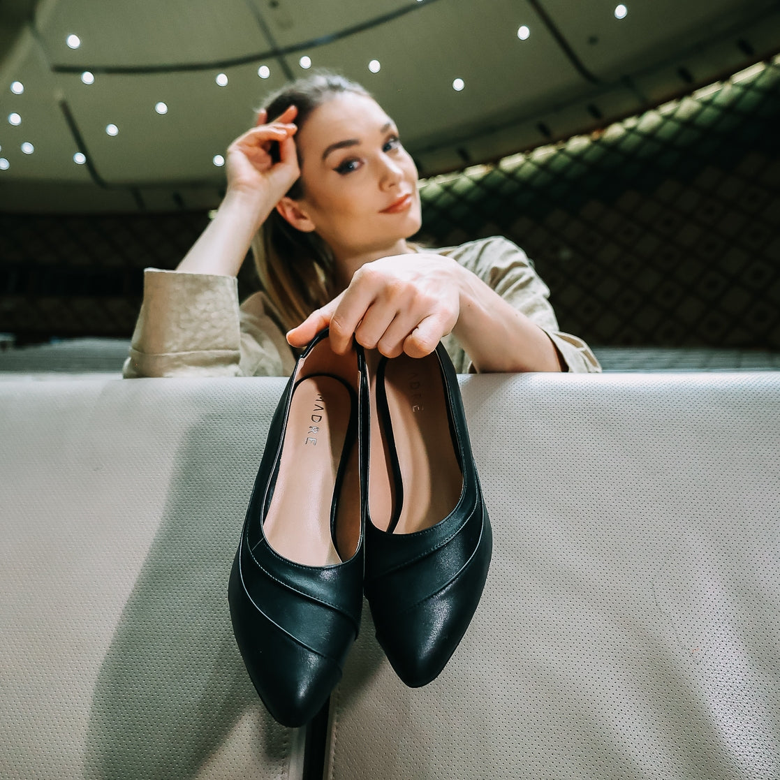 Seroja X Pointed Kitten Heel