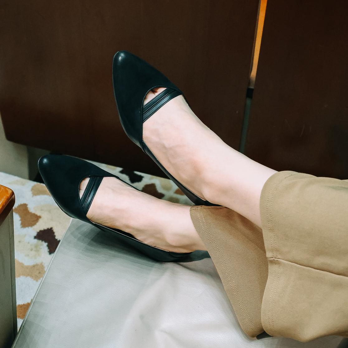 Stiora X Pointed Kitten Heel