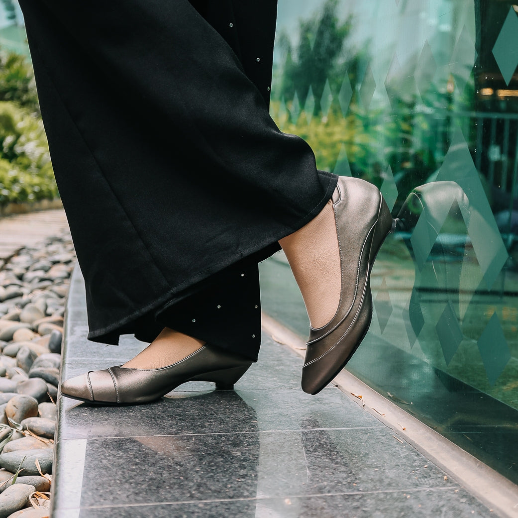 Seroja X Pointed Kitten Heel