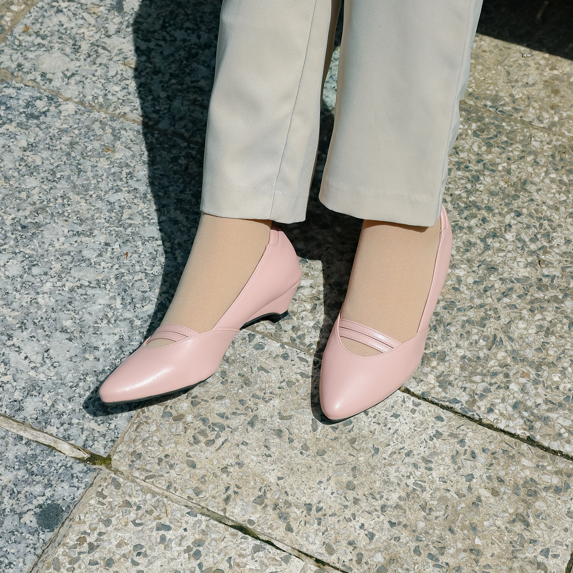 Stiora Pointed Kitten Heel