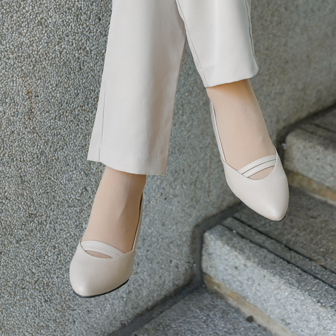 Stiora X Pointed Kitten Heel